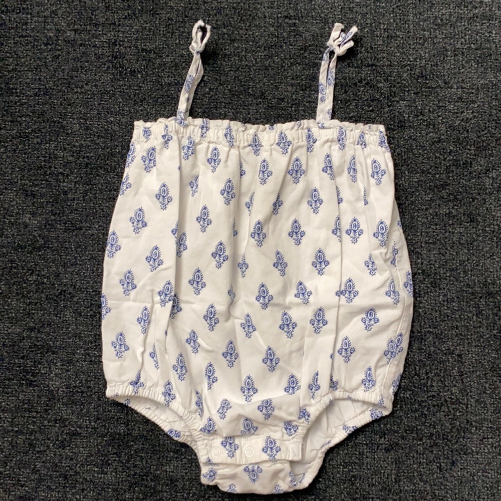 Baby Gap Romper. Size 6-12 Months